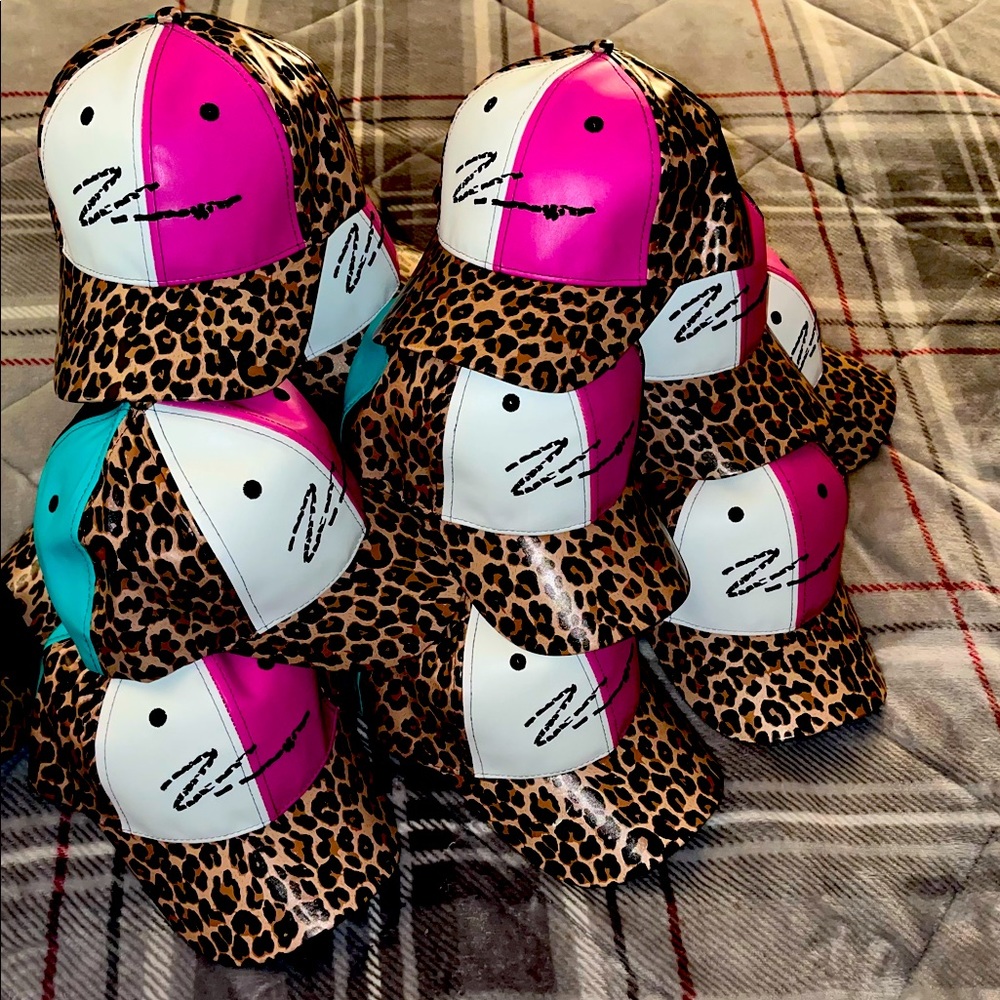 🧢 Leopard/Pink/Teal cap w/ satin lining🧢